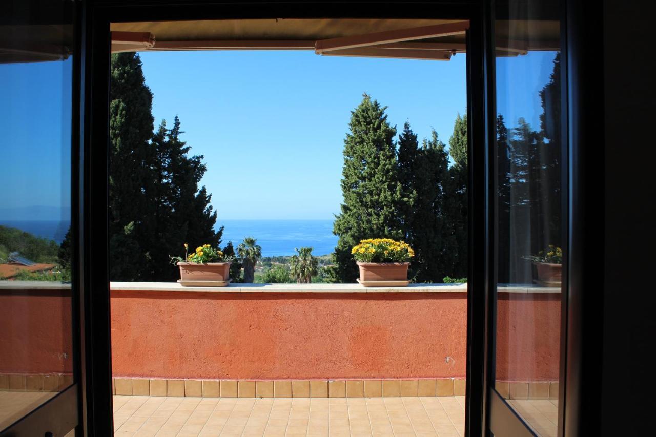 Agriturismo Ruralia サンタ・ドメーニカ エクステリア 写真