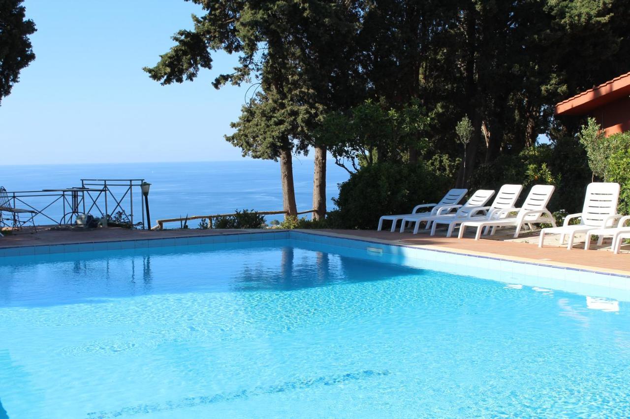 Agriturismo Ruralia サンタ・ドメーニカ エクステリア 写真