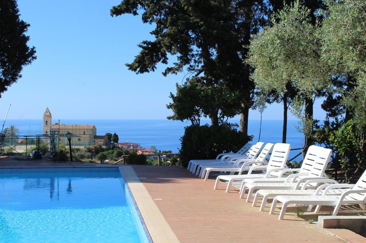 Agriturismo Ruralia サンタ・ドメーニカ エクステリア 写真