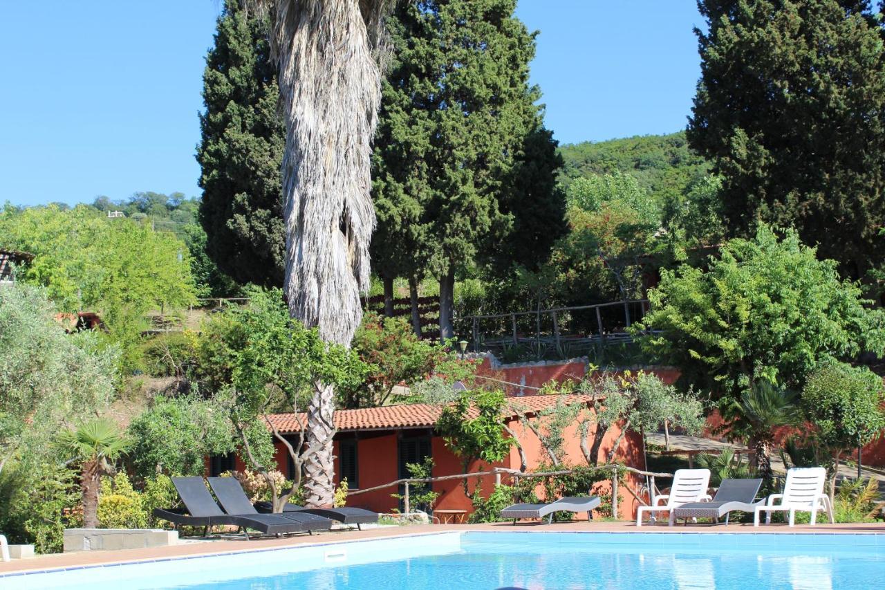 Agriturismo Ruralia サンタ・ドメーニカ エクステリア 写真