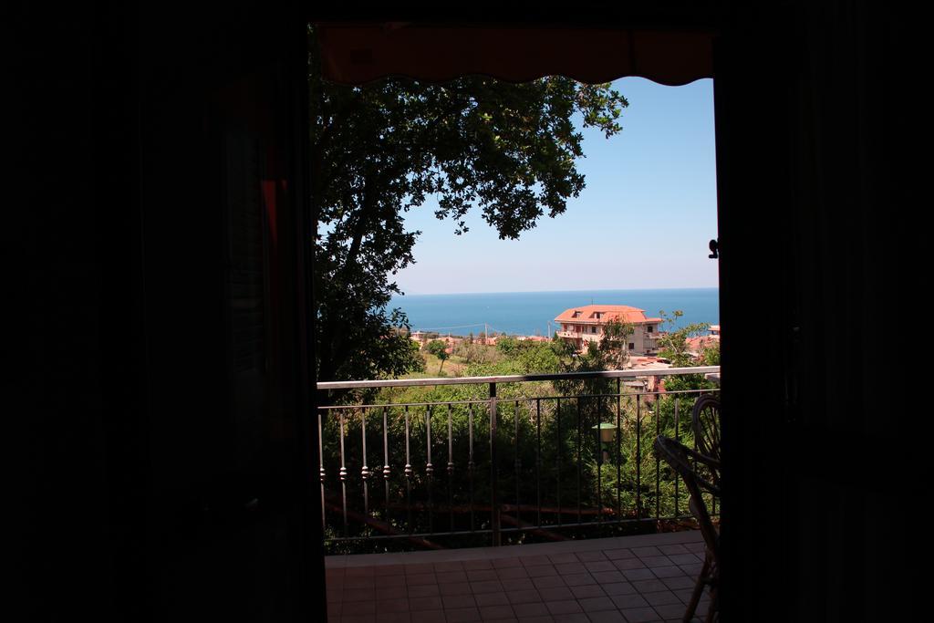 Agriturismo Ruralia サンタ・ドメーニカ エクステリア 写真