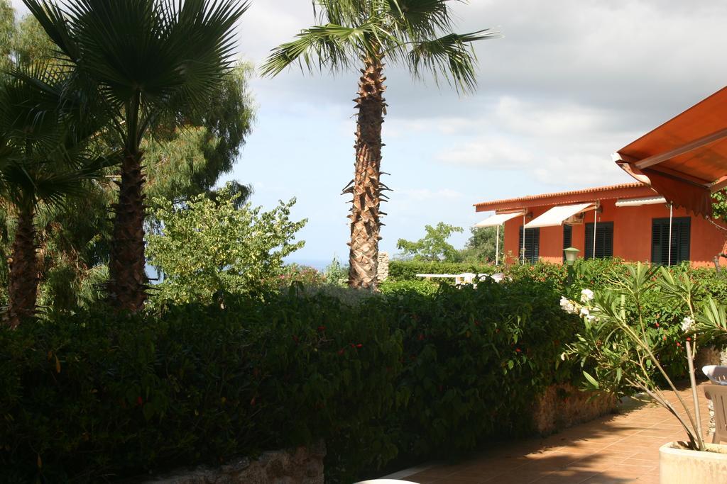 Agriturismo Ruralia サンタ・ドメーニカ エクステリア 写真