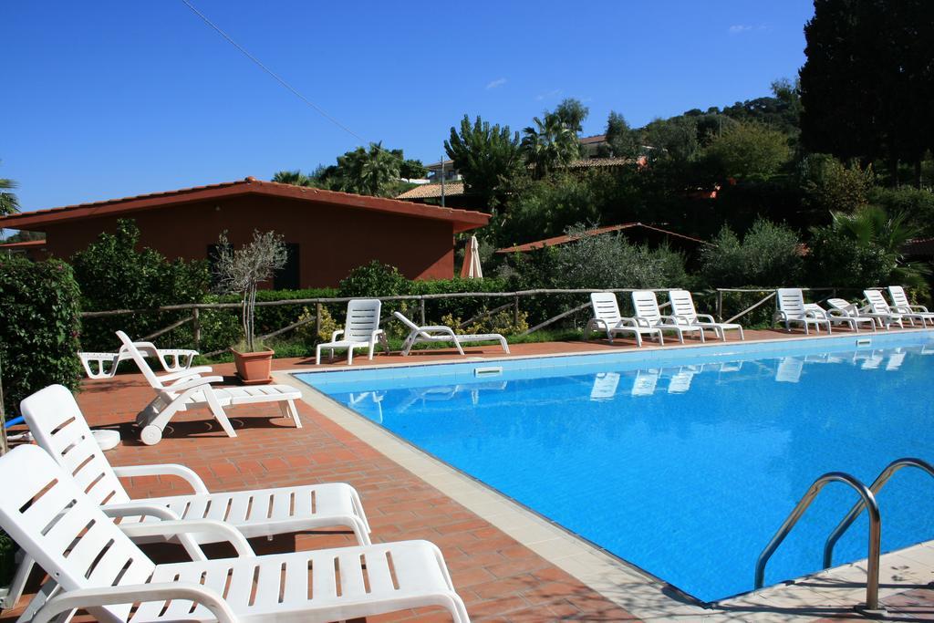 Agriturismo Ruralia サンタ・ドメーニカ エクステリア 写真