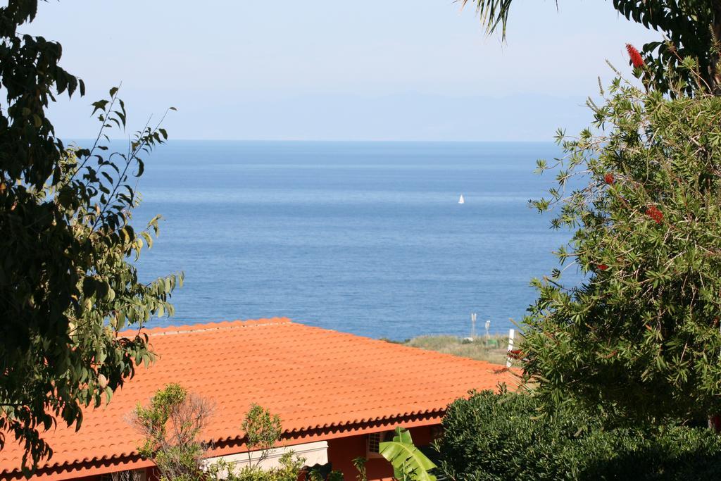Agriturismo Ruralia サンタ・ドメーニカ エクステリア 写真