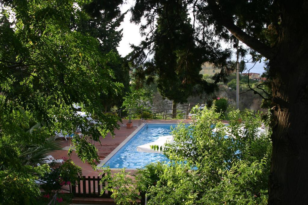 Agriturismo Ruralia サンタ・ドメーニカ エクステリア 写真
