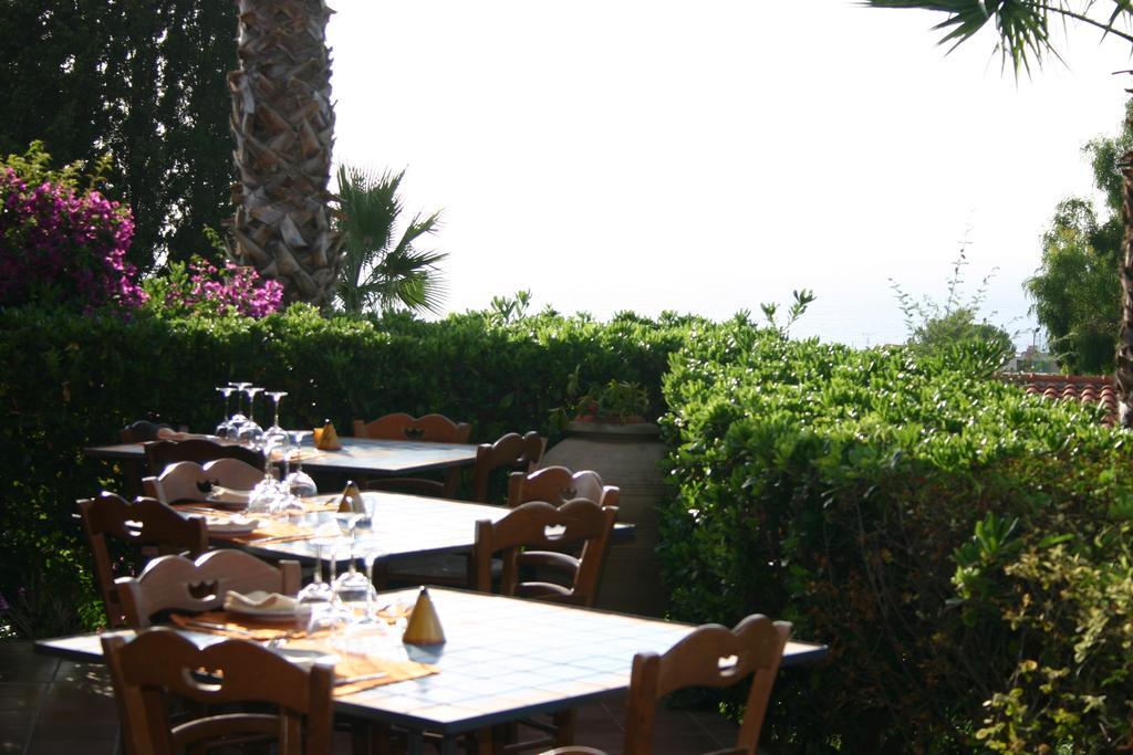 Agriturismo Ruralia サンタ・ドメーニカ エクステリア 写真