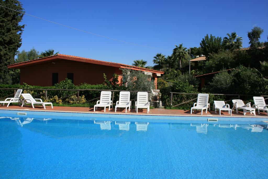 Agriturismo Ruralia サンタ・ドメーニカ エクステリア 写真