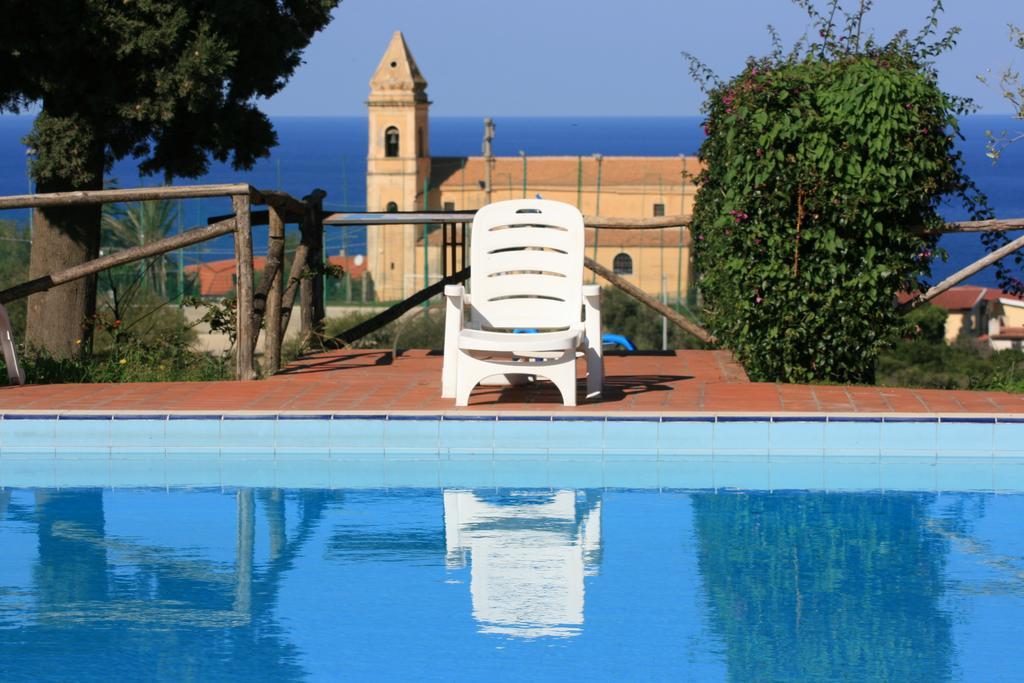 Agriturismo Ruralia サンタ・ドメーニカ エクステリア 写真