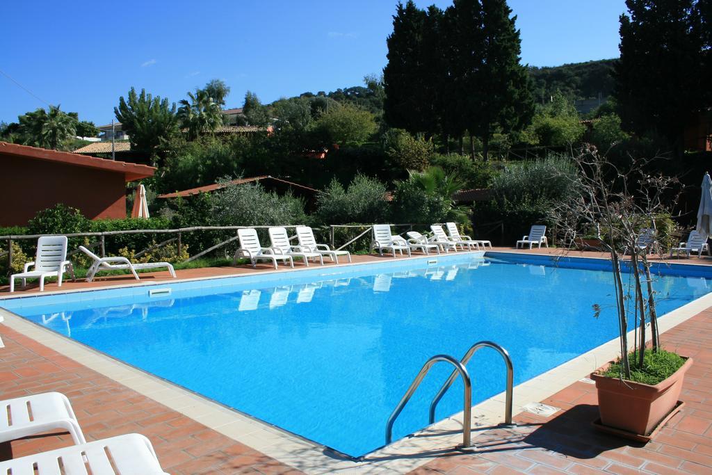 Agriturismo Ruralia サンタ・ドメーニカ エクステリア 写真