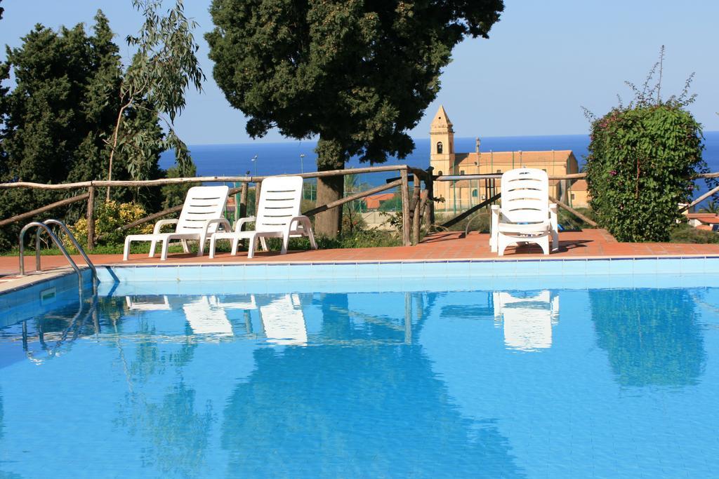 Agriturismo Ruralia サンタ・ドメーニカ エクステリア 写真